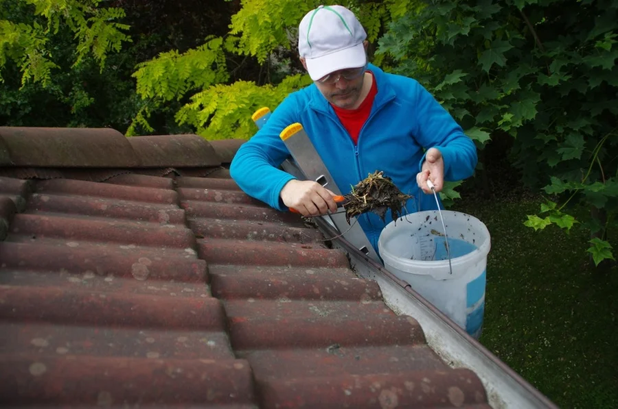 Professional Gutter Cleaning Salem, OR Professional Gutter Cleaning Salem, OR